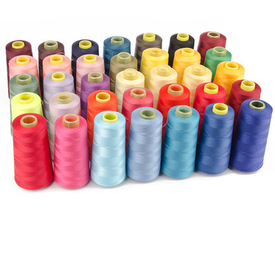 In voorraad Polyester Draden Hilos De Coser Vaste kleur Geverfd 100% Polyester Garens 40/2 Polyester Naaddraad