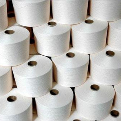 40 / 2 het ruwe Witte Gesponnen Garen van 100% Polyester op Document Kegel voor Naaiende Draad