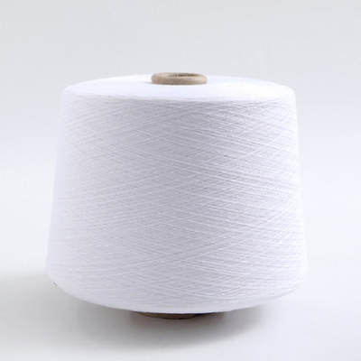 Witte gesponnen polyestergarens voor textiel