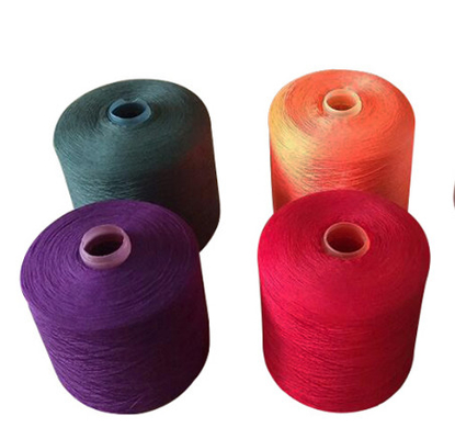 Hoge kwaliteit 40/2, 60/2 Geverfde kleuren 100% polyester ring gesponnen garens voor naaigarn