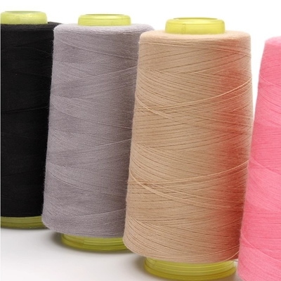 402 Gesponnen polyester naaigarn Multi-color Optie Polyester draad Voor stofjurk
