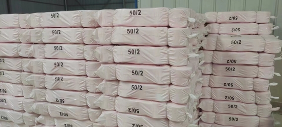 Het hoge Gesponnen Garen van de Hardnekkigheidspolyester Kern, Vlotte Oppervlakte Gesponnen Polyester Naaiende Draad