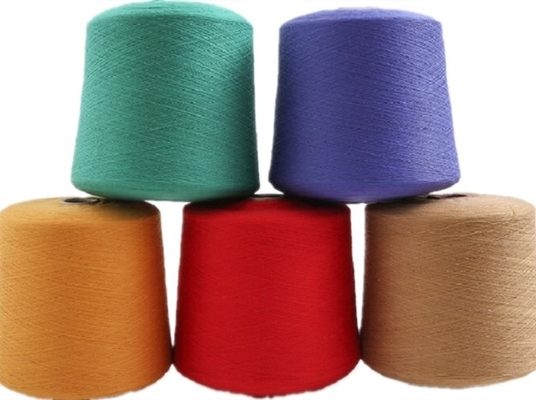 Garens van polyester met een dikte van niet meer dan 50 g/m2